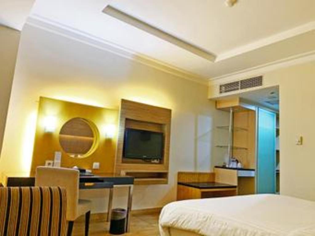 Grand Basko Hotel Padang  Exterior foto